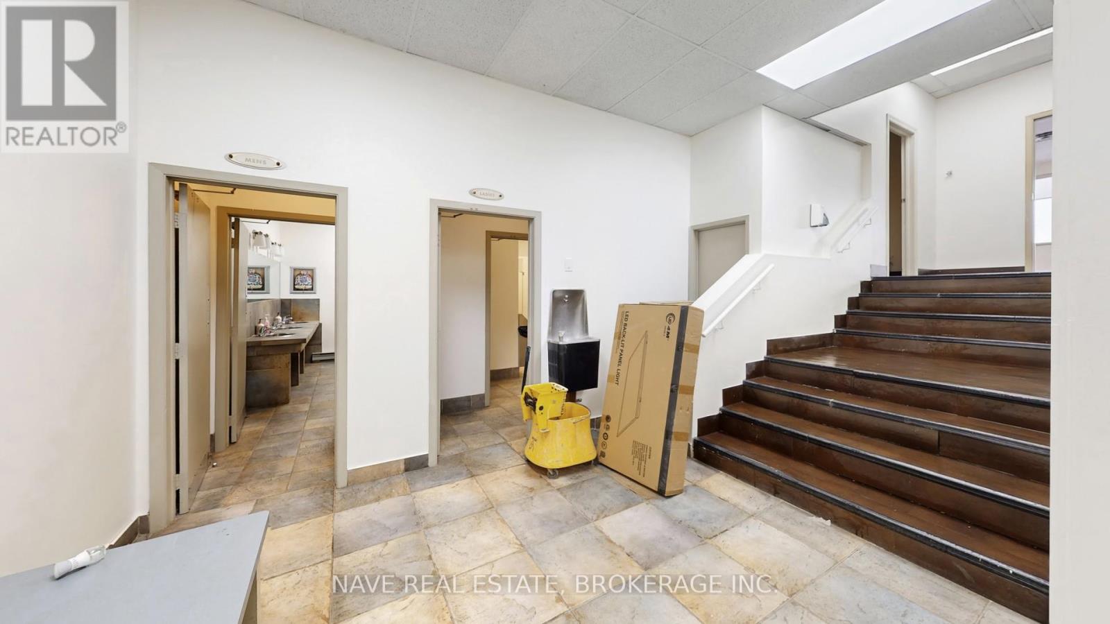 Unit E - 77-83 Davis Drive, Newmarket, Ontario  L3Y 2M9 - Photo 14 - N12711082