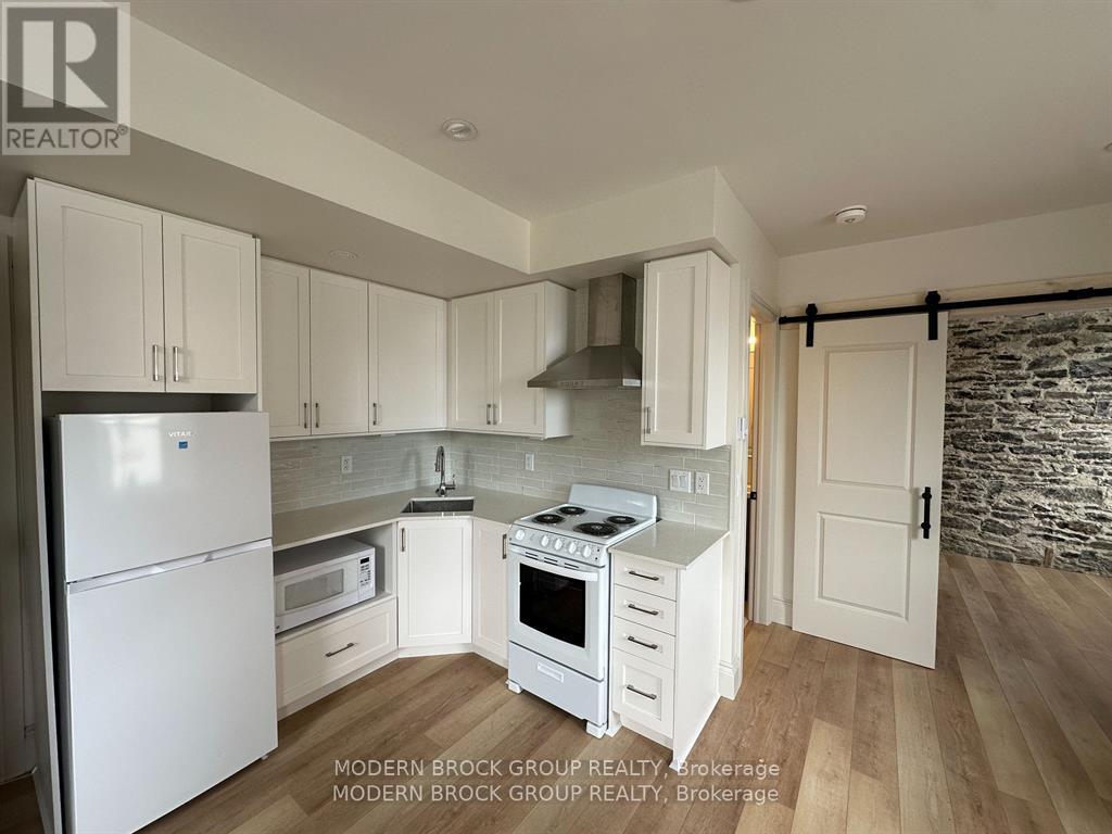 102 - 5 Clothier Street W, North Grenville, Ontario  K0G 1J0 - Photo 2 - X12714660