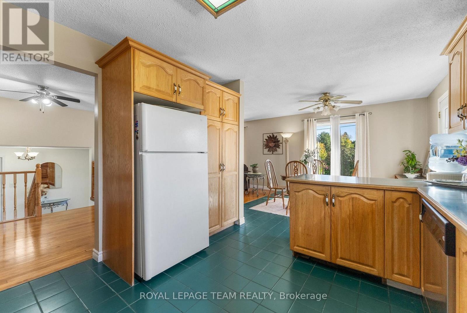 1932 Gore Line, Whitewater Region, Ontario  K0J 2L0 - Photo 15 - X12439331