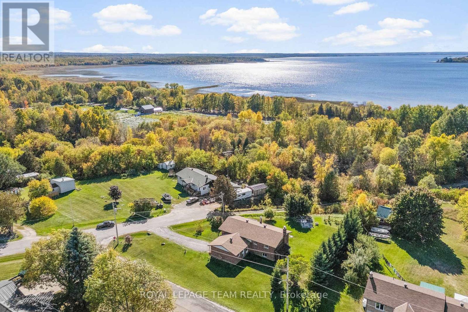 1932 Gore Line, Whitewater Region, Ontario  K0J 2L0 - Photo 3 - X12439331