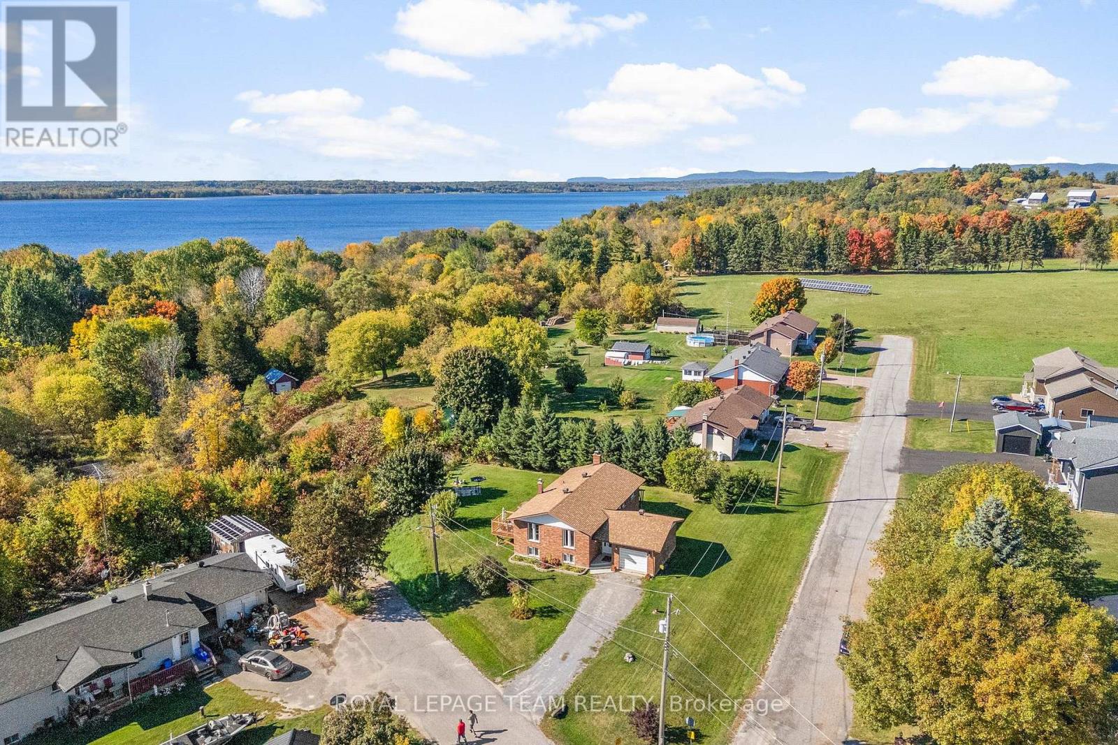 1932 Gore Line, Whitewater Region, Ontario  K0J 2L0 - Photo 4 - X12439331