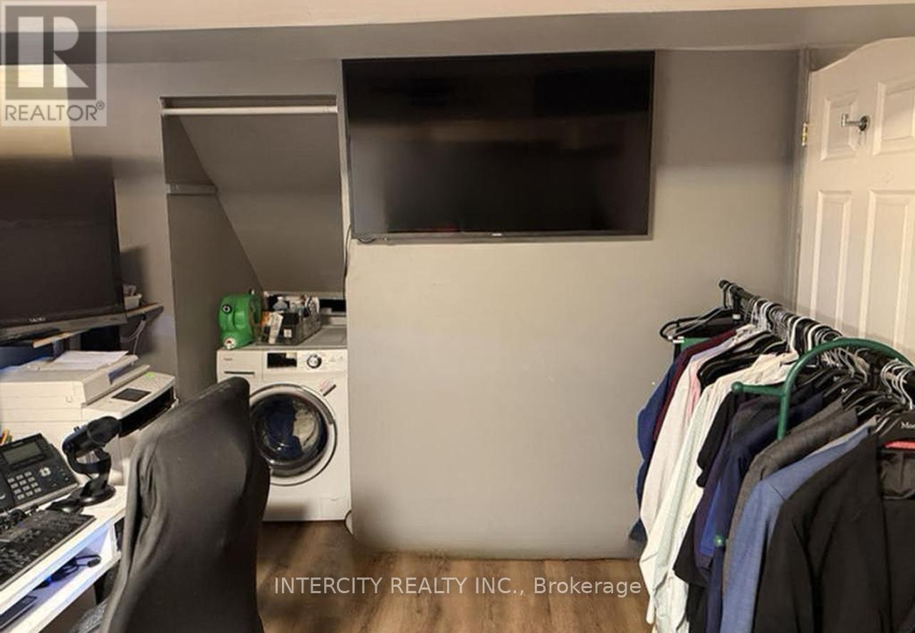 1 - 222 Combe Avenue, Toronto, Ontario  M3H 4K5 - Photo 12 - C12714676