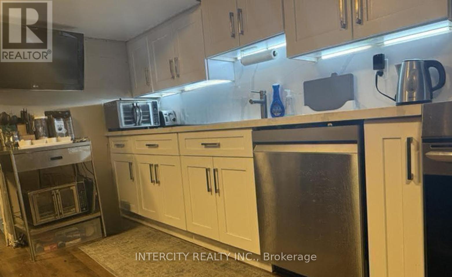 1 - 222 Combe Avenue, Toronto, Ontario  M3H 4K5 - Photo 2 - C12714676