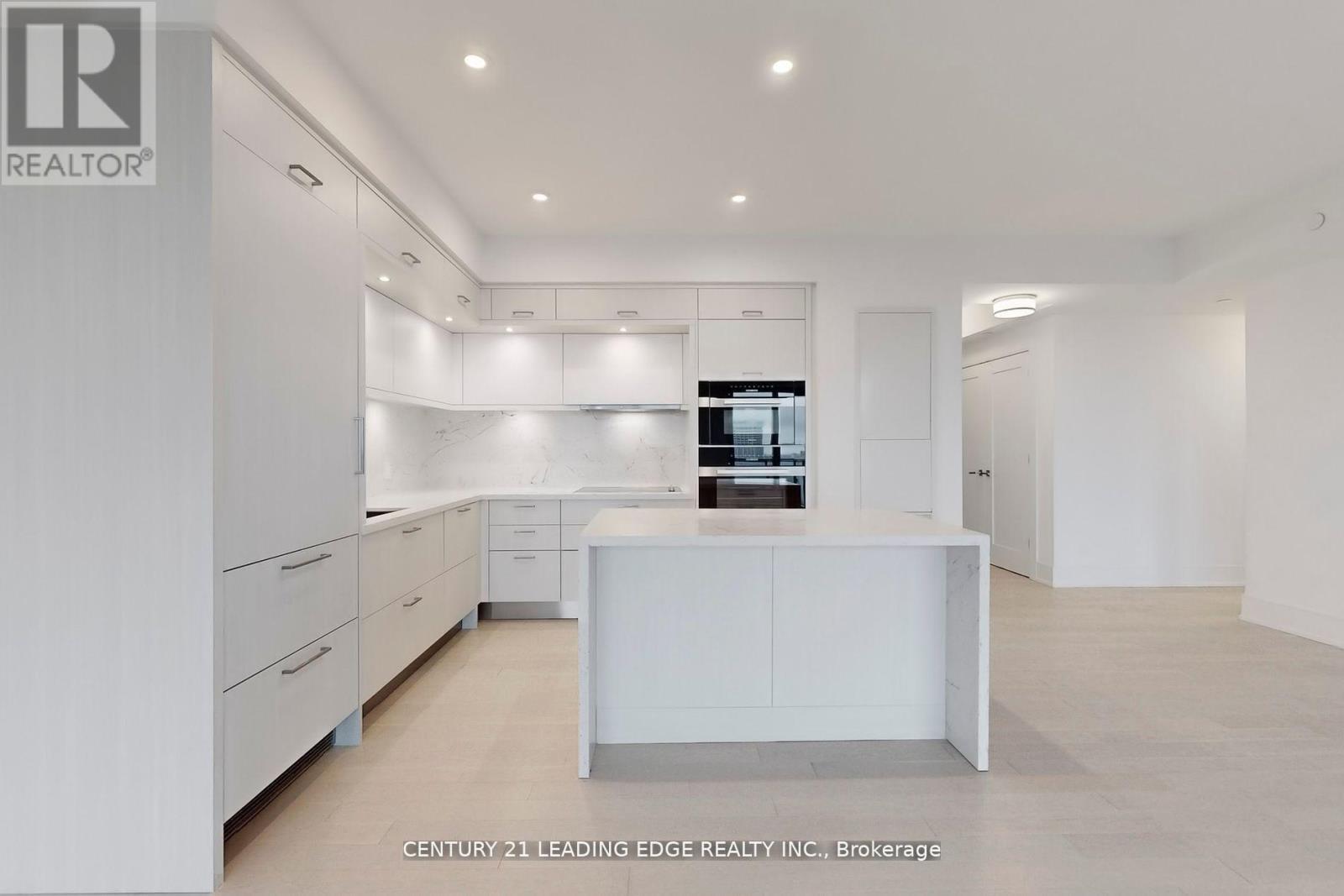 2004 - 30 Inn On The Park Drive, Toronto, Ontario  M3C 2J7 - Photo 10 - C12714804