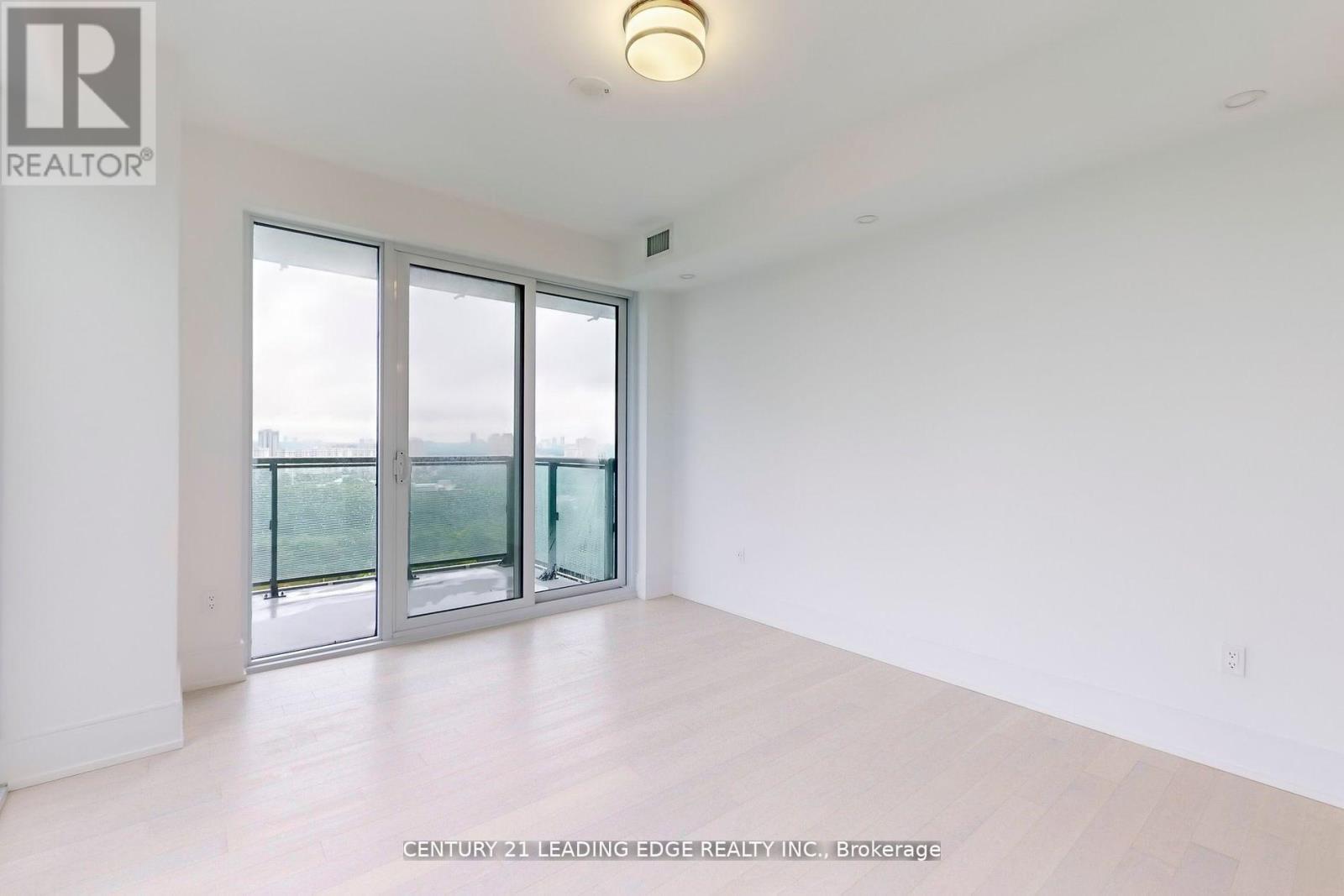 2004 - 30 Inn On The Park Drive, Toronto, Ontario  M3C 2J7 - Photo 14 - C12714804