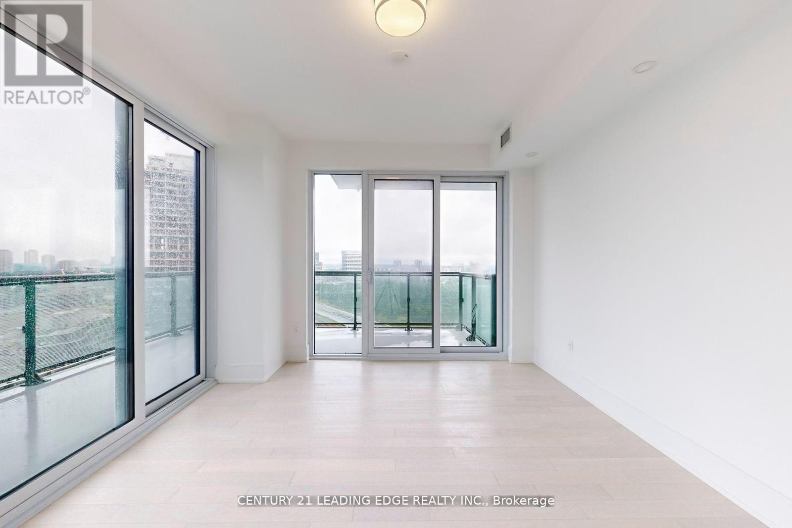 2004 - 30 Inn On The Park Drive, Toronto, Ontario  M3C 2J7 - Photo 15 - C12714804