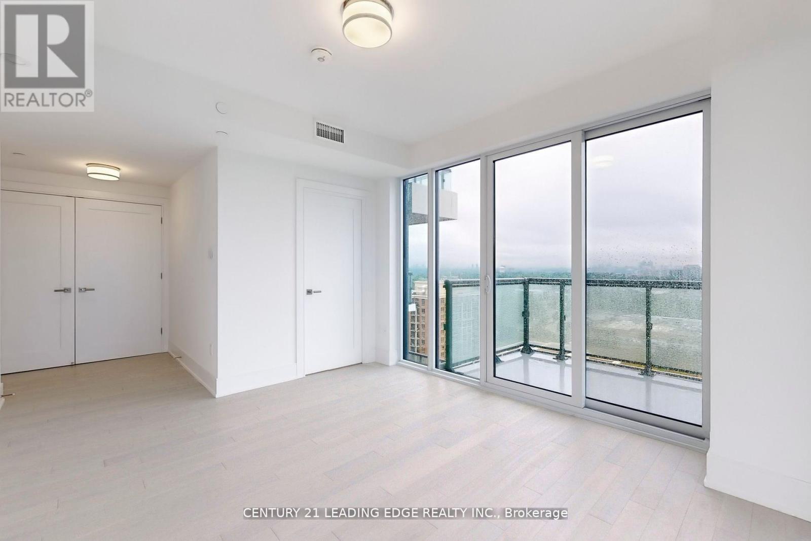 2004 - 30 Inn On The Park Drive, Toronto, Ontario  M3C 2J7 - Photo 17 - C12714804