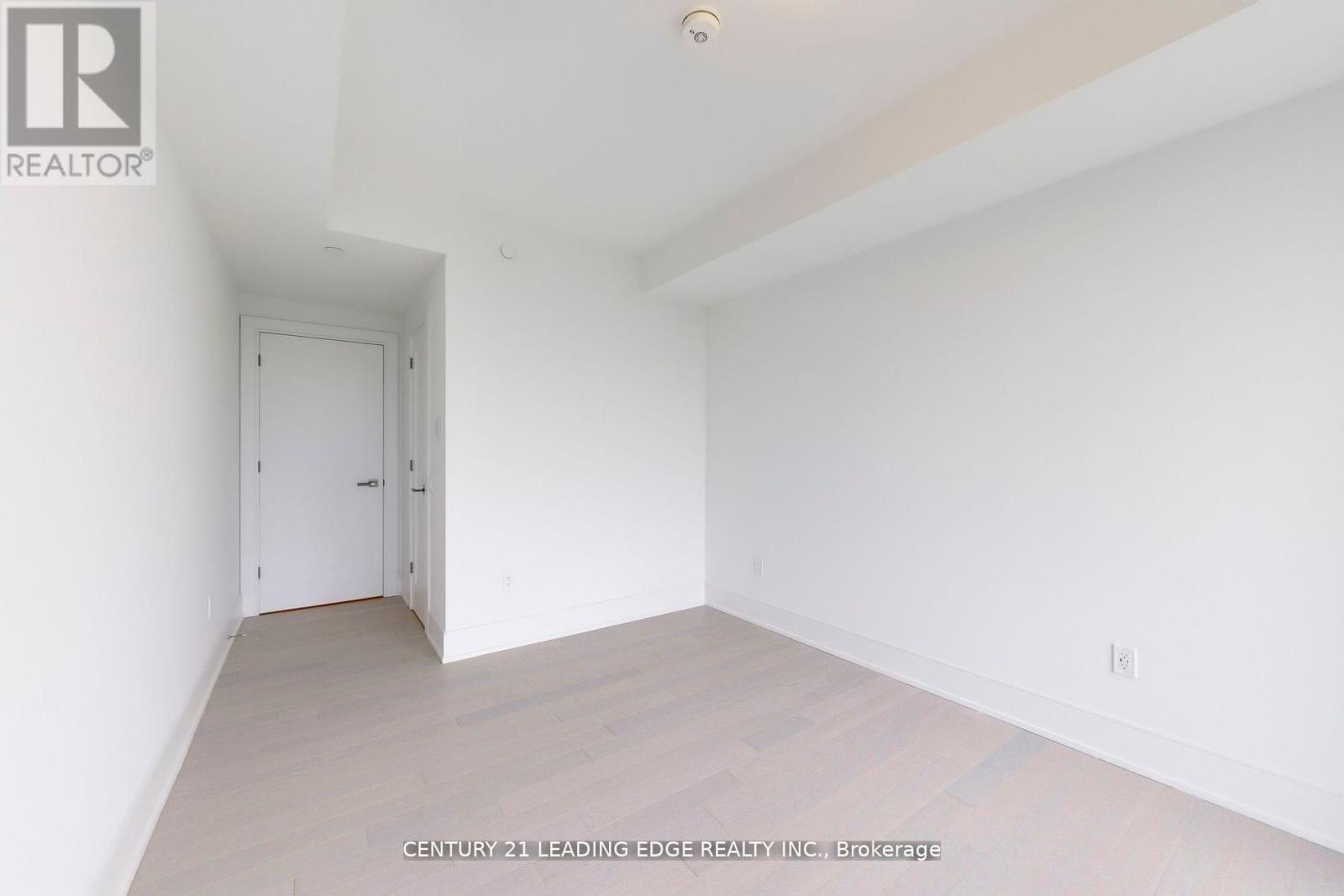 2004 - 30 Inn On The Park Drive, Toronto, Ontario  M3C 2J7 - Photo 20 - C12714804