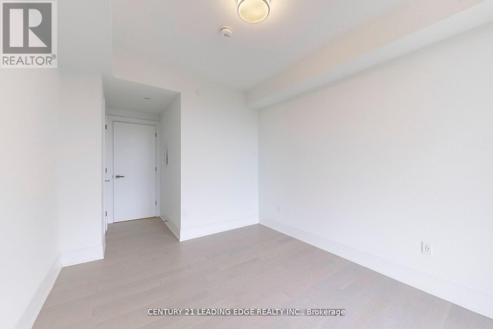 2004 - 30 Inn On The Park Drive, Toronto, Ontario  M3C 2J7 - Photo 23 - C12714804