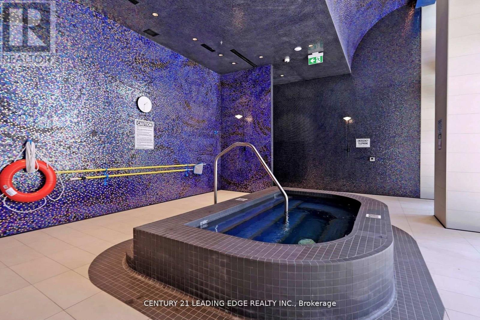 2004 - 30 Inn On The Park Drive, Toronto, Ontario  M3C 2J7 - Photo 38 - C12714804