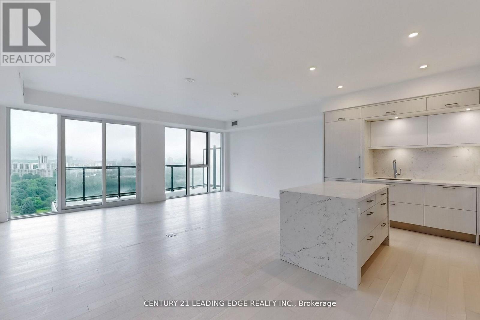 2004 - 30 Inn On The Park Drive, Toronto, Ontario  M3C 2J7 - Photo 7 - C12714804