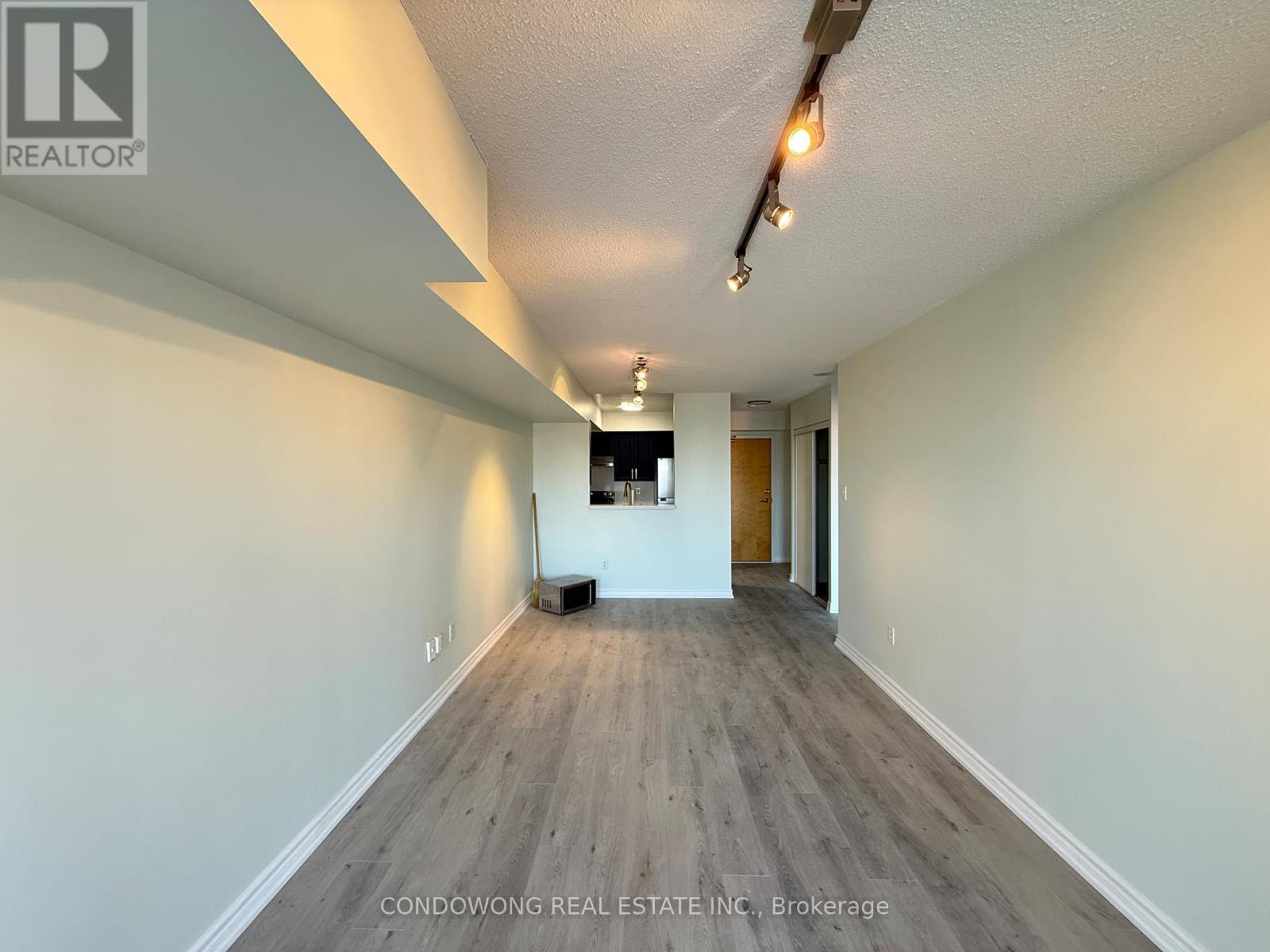 1007 - 39 Parliament Street, Toronto, Ontario  M5A 4R2 - Photo 2 - C12714806