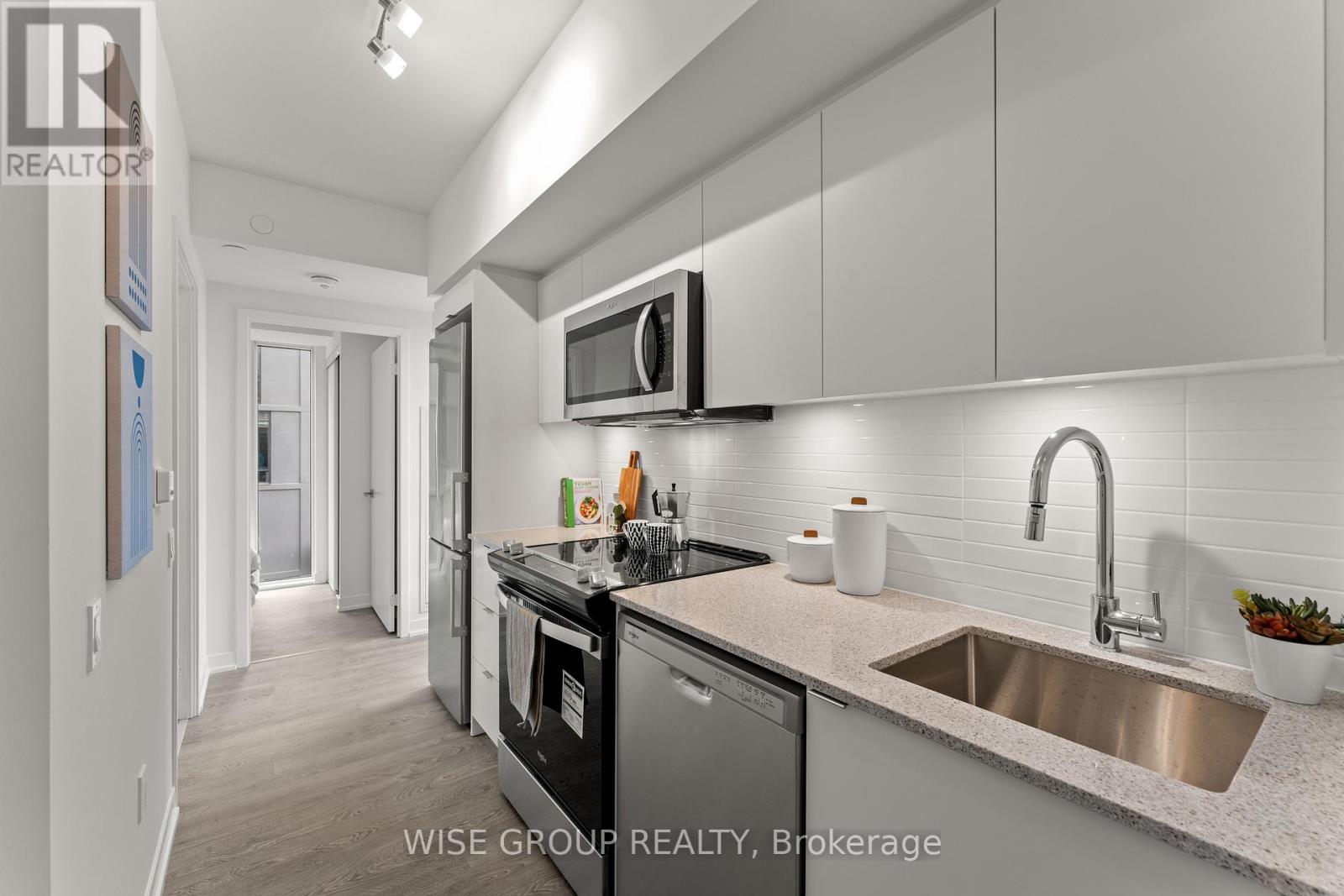 906 - 500 Wilson Avenue, Toronto, Ontario  M3H 0E5 - Photo 4 - C12714862