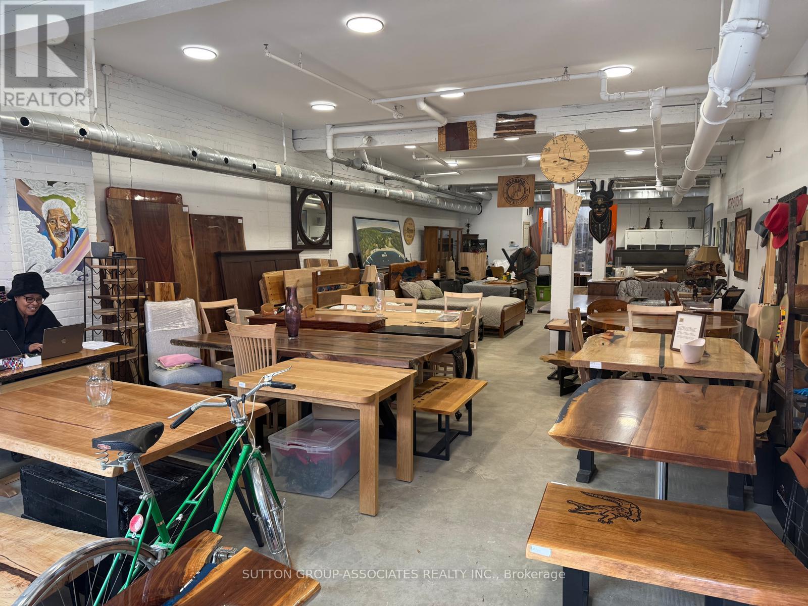 Storefront - 260 Geary Avenue, Toronto, Ontario  M6H 2C5 - Photo 4 - W12708558