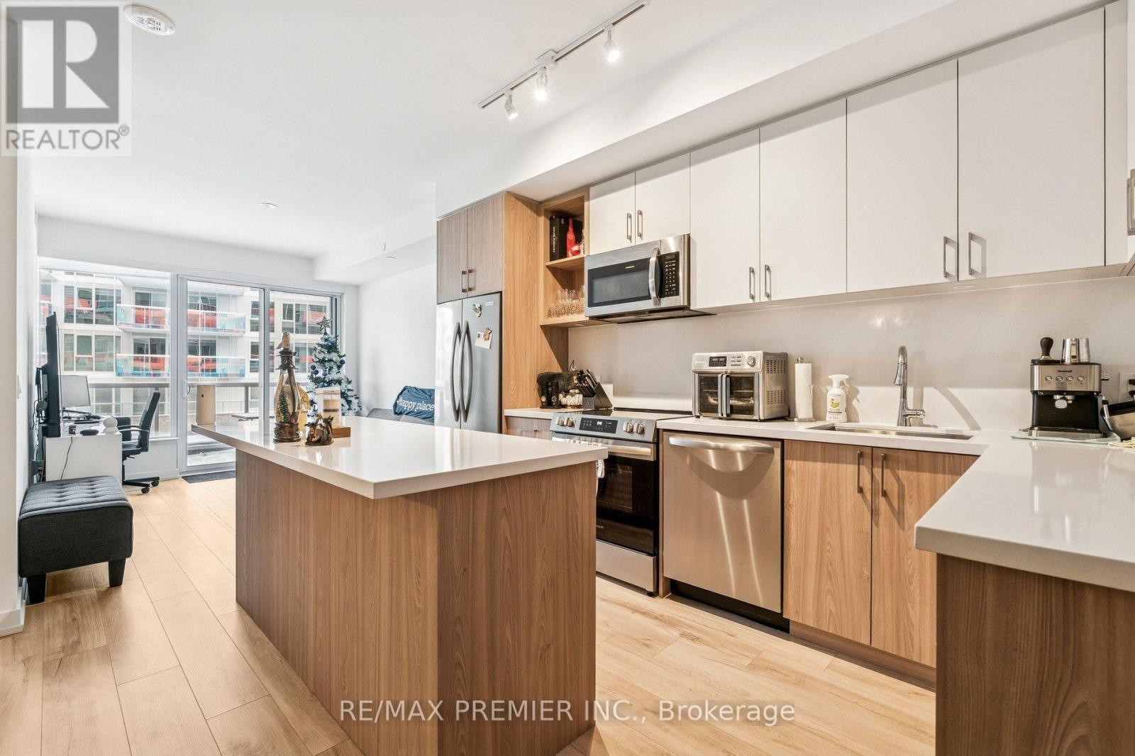 304 - 333 Sunseeker Avenue, Innisfil, Ontario  L9R 0R6 - Photo 2 - N12714020