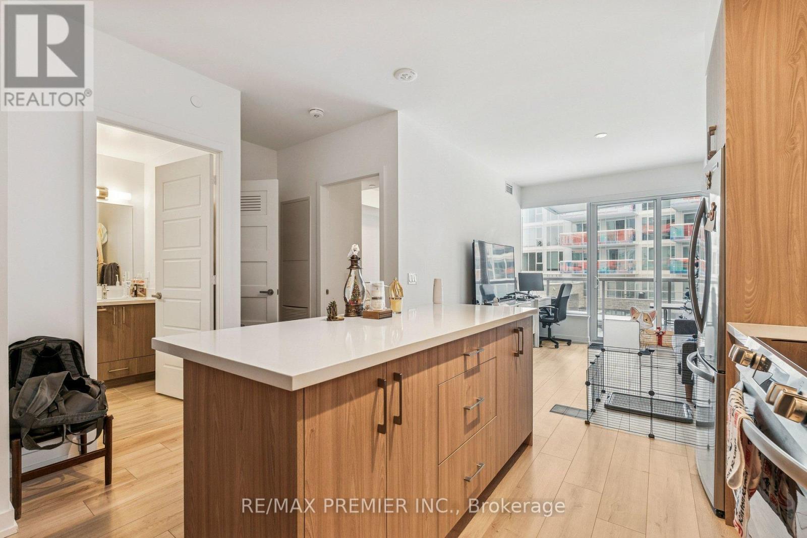 304 - 333 Sunseeker Avenue, Innisfil, Ontario  L9R 0R6 - Photo 3 - N12714020