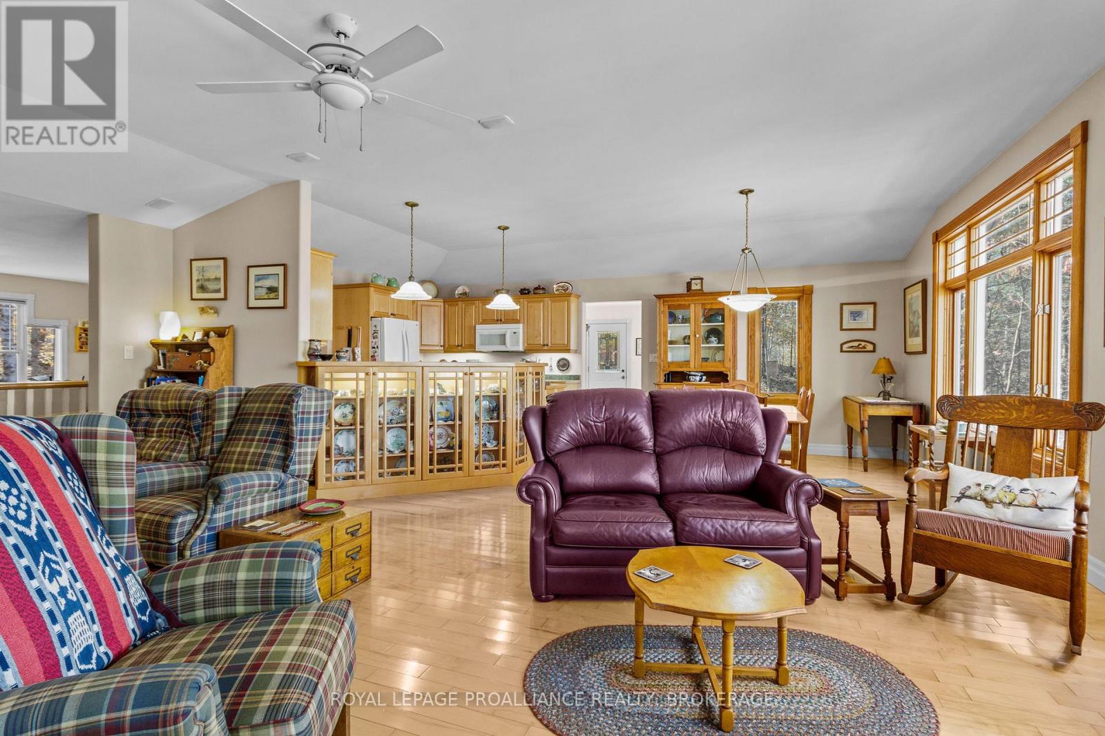 241 Potspoon Lane, South Frontenac, Ontario  K0H 1T0 - Photo 10 - X12502204