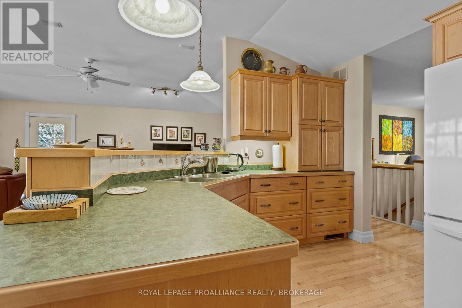 241 Potspoon Lane, South Frontenac, Ontario  K0H 1T0 - Photo 13 - X12502204