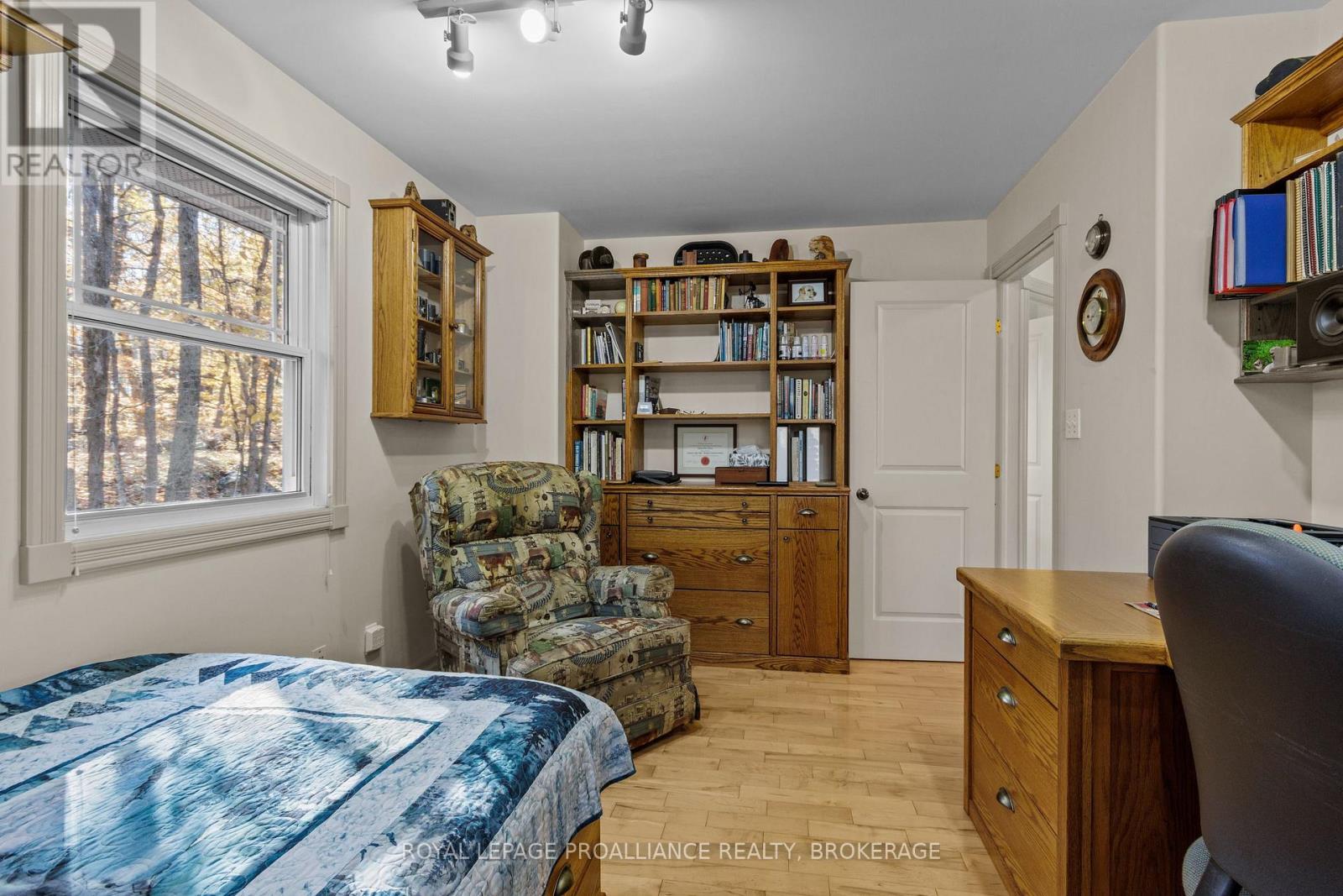 241 Potspoon Lane, South Frontenac, Ontario  K0H 1T0 - Photo 22 - X12502204