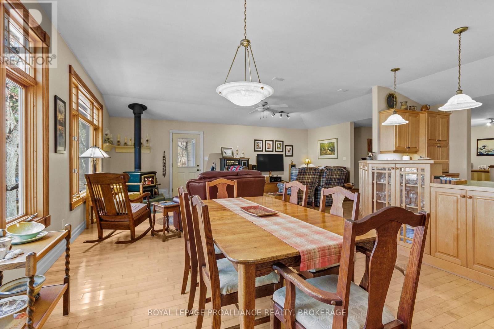 241 Potspoon Lane, South Frontenac, Ontario  K0H 1T0 - Photo 17 - X12502204