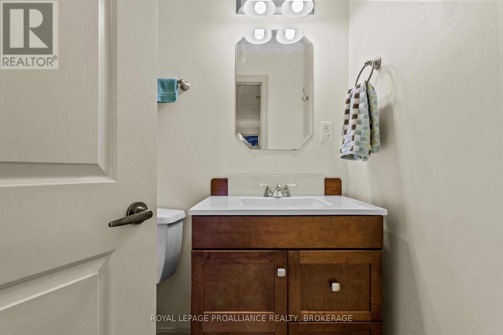 241 Potspoon Lane, South Frontenac, Ontario  K0H 1T0 - Photo 36 - X12502204