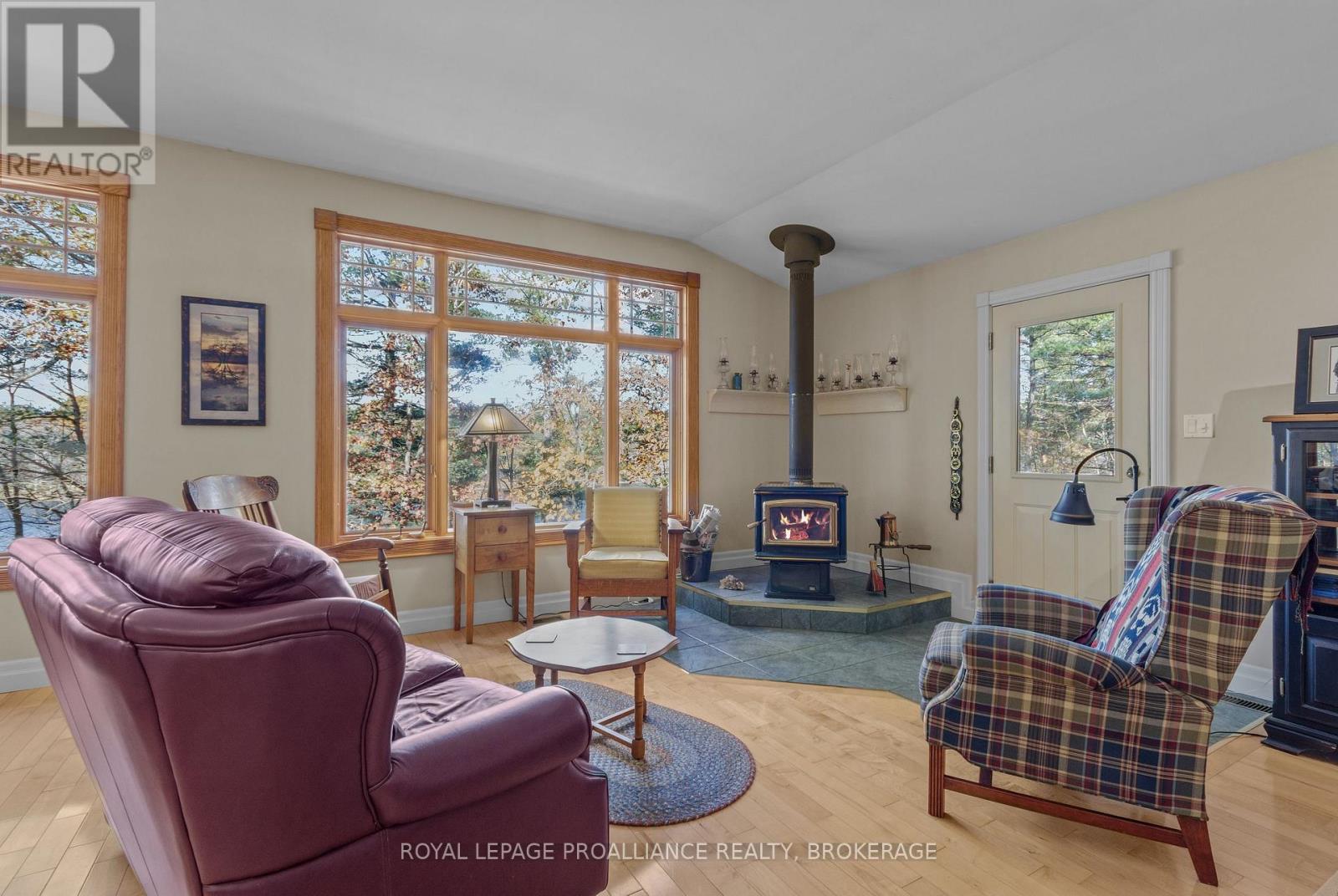 241 Potspoon Lane, South Frontenac, Ontario  K0H 1T0 - Photo 8 - X12502204