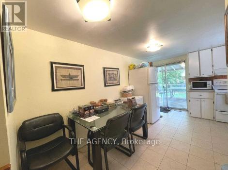 56 Sylvan Crescent, Richmond Hill, Ontario  L4E 3A1 - Photo 5 - N12714846