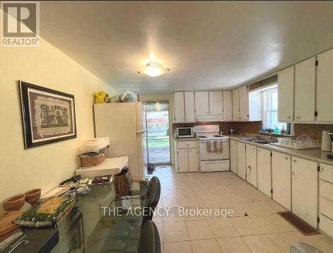 56 Sylvan Crescent, Richmond Hill, Ontario  L4E 3A1 - Photo 7 - N12714846