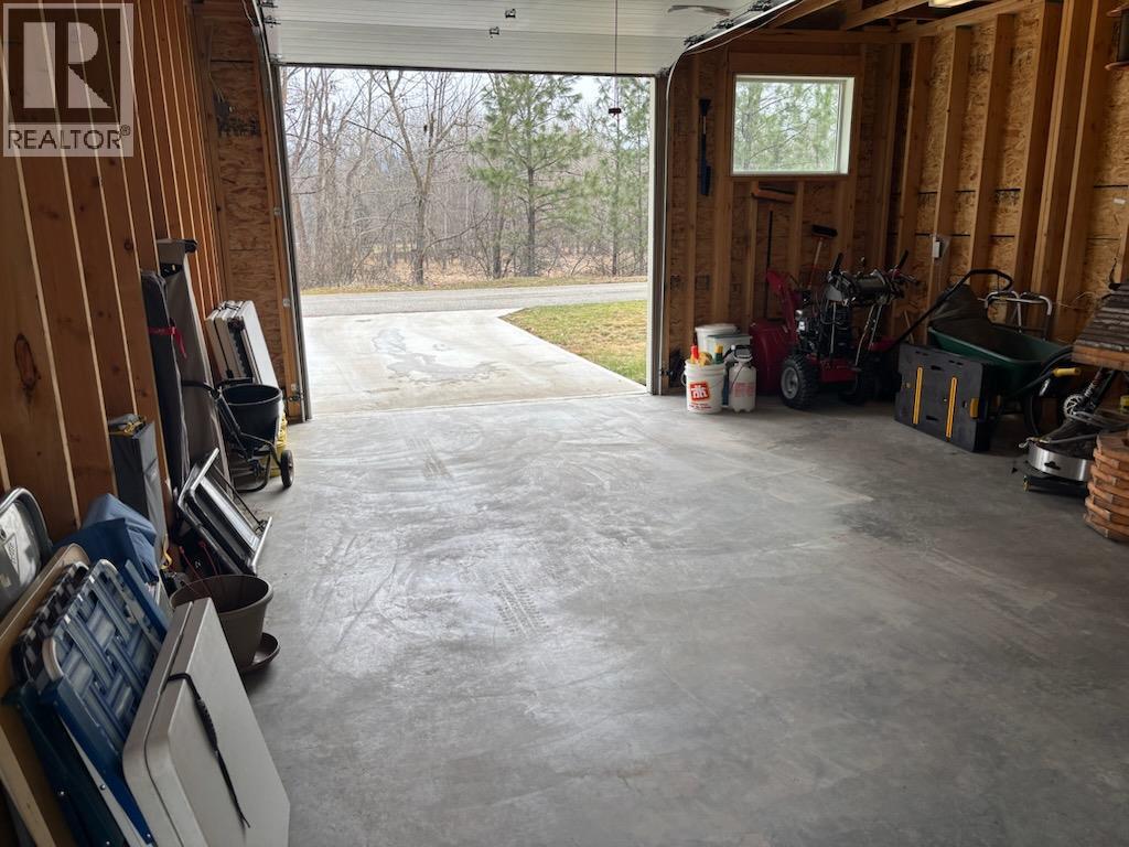 2265 Selkirk Place, Grand Forks, British Columbia  V0H 1H0 - Photo 22 - 10372974