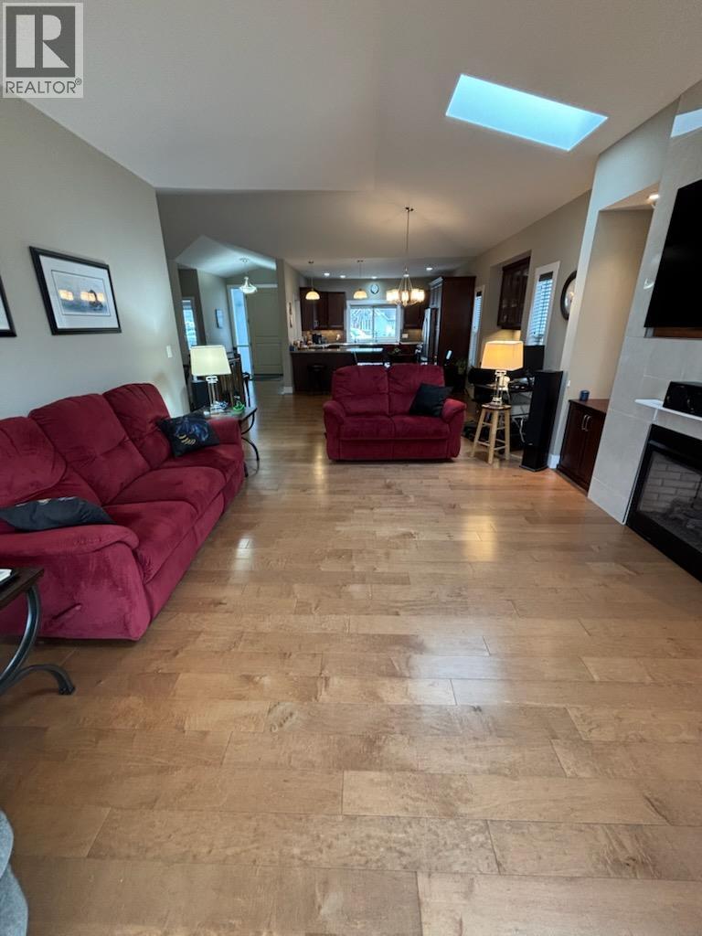 2265 Selkirk Place, Grand Forks, British Columbia  V0H 1H0 - Photo 6 - 10372974