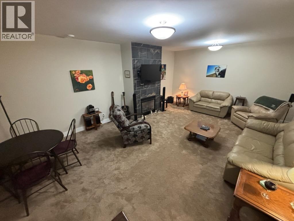 2265 Selkirk Place, Grand Forks, British Columbia  V0H 1H0 - Photo 16 - 10372974