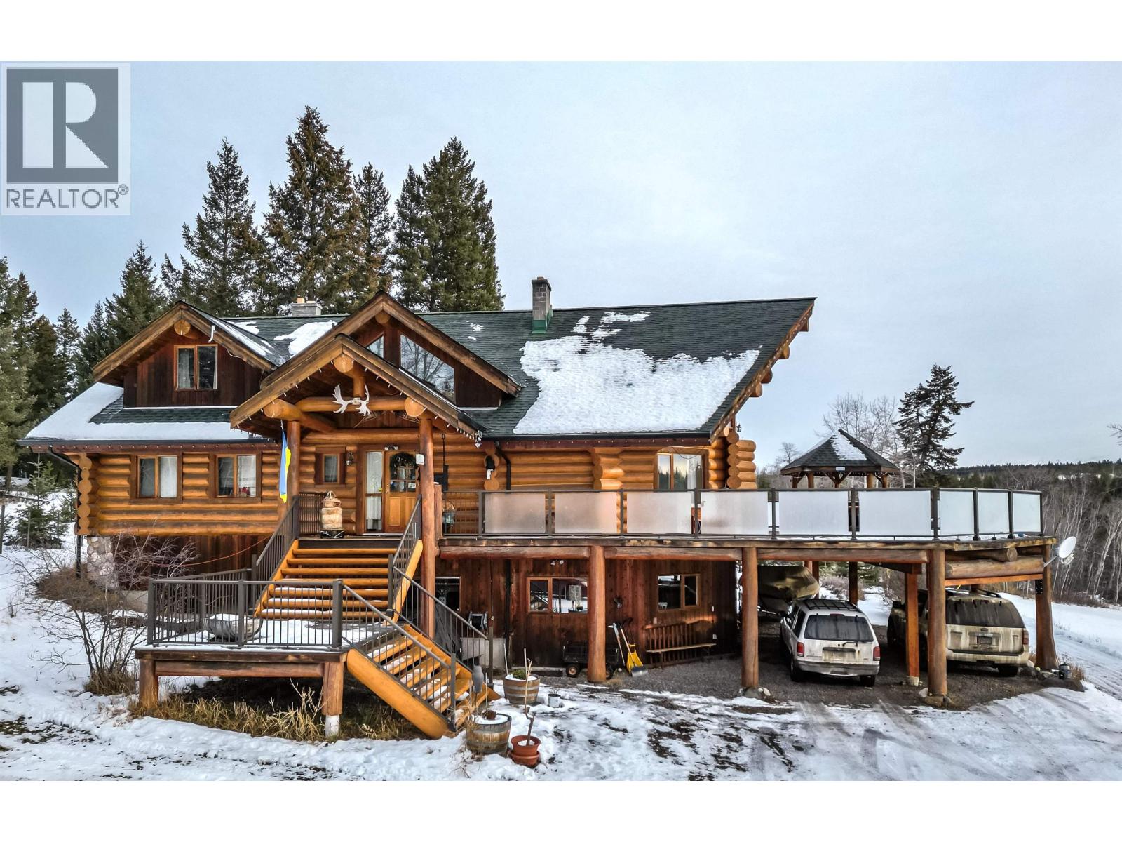 5565 BACKVALLEY ROAD, 100 Mile House, British Columbia
