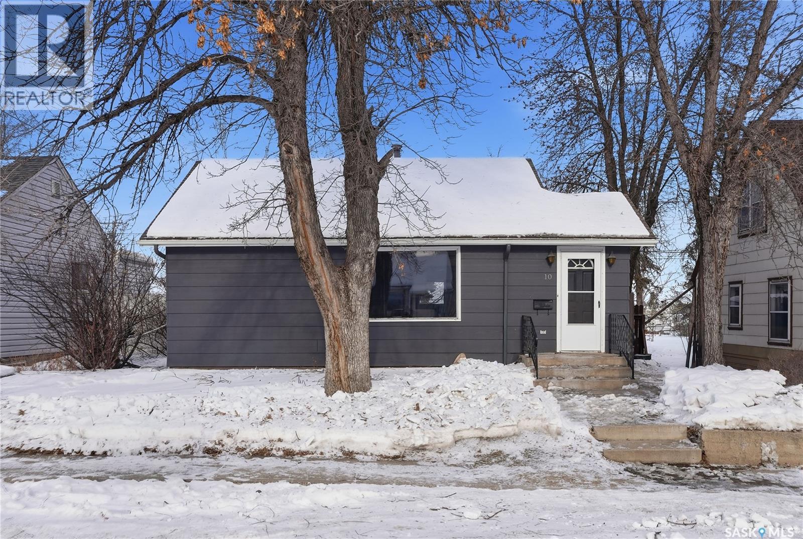 10 Connaught Place, Saskatoon, Saskatchewan  S7L 1C7 - Photo 1 - SK027125