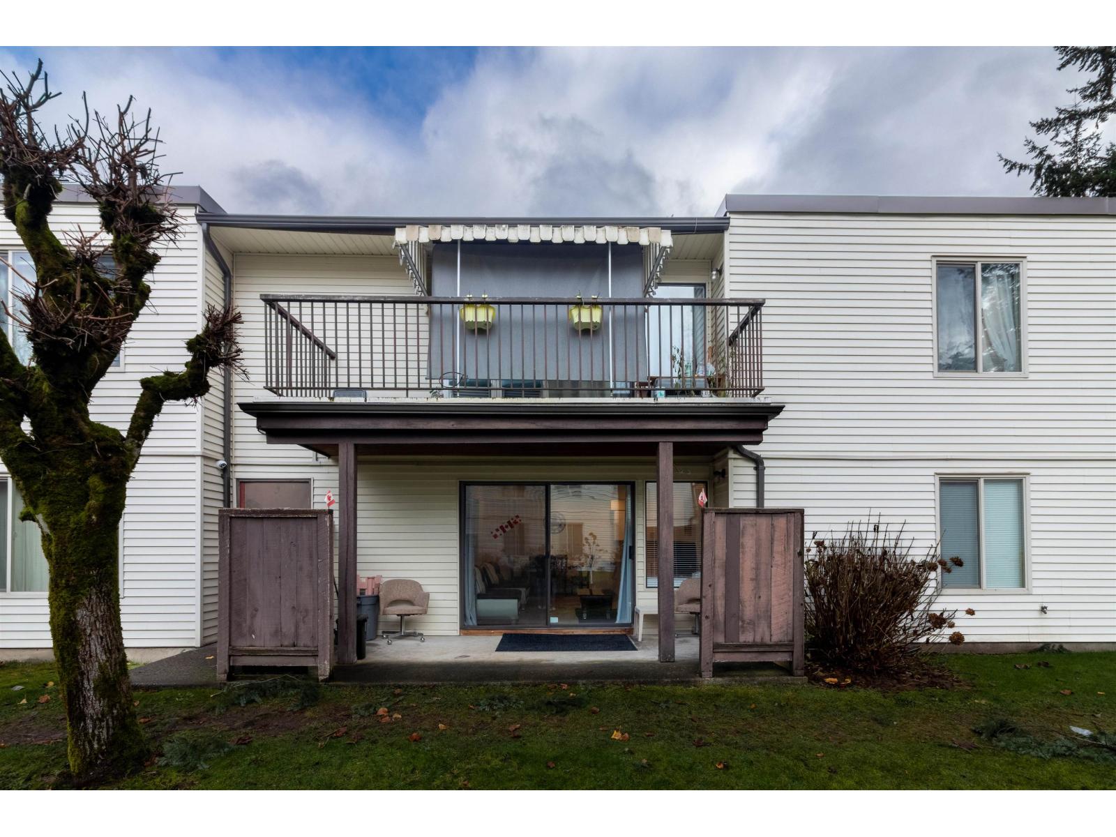 12 7115 134 Street, Surrey, British Columbia  V3W 4T1 - Photo 1 - R3081077