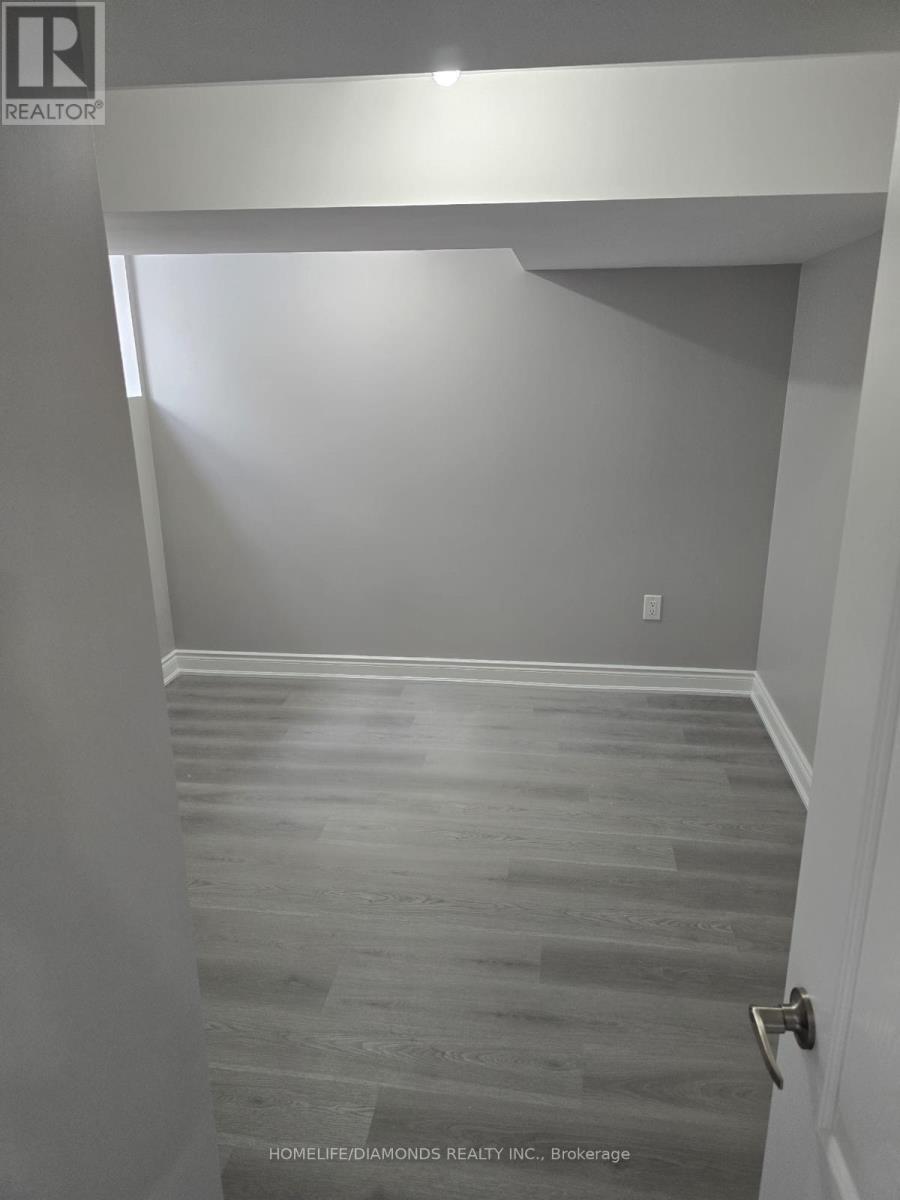 Bsmt - 39 Capistro Street, Brampton, Ontario  L7A 3H6 - Photo 4 - W12714726