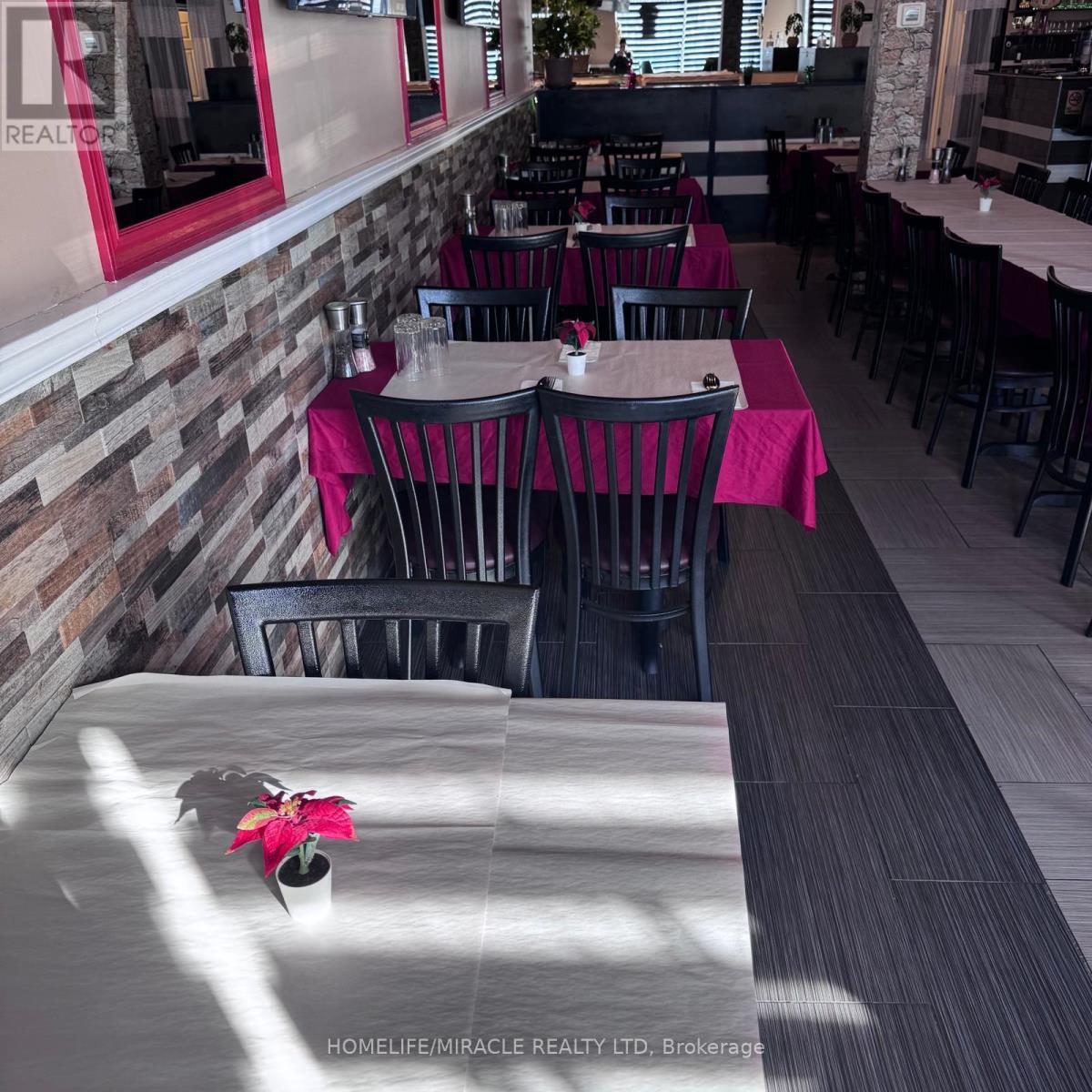 3415 Dixie Road, Mississauga, Ontario  L4Y 4J6 - Photo 12 - W12714728