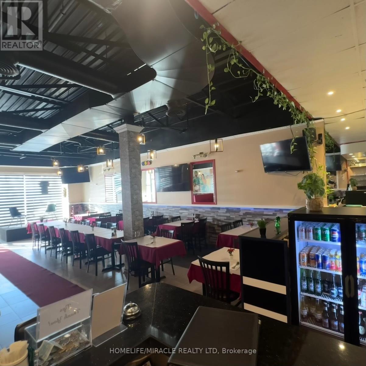 3415 Dixie Road, Mississauga, Ontario  L4Y 4J6 - Photo 13 - W12714728