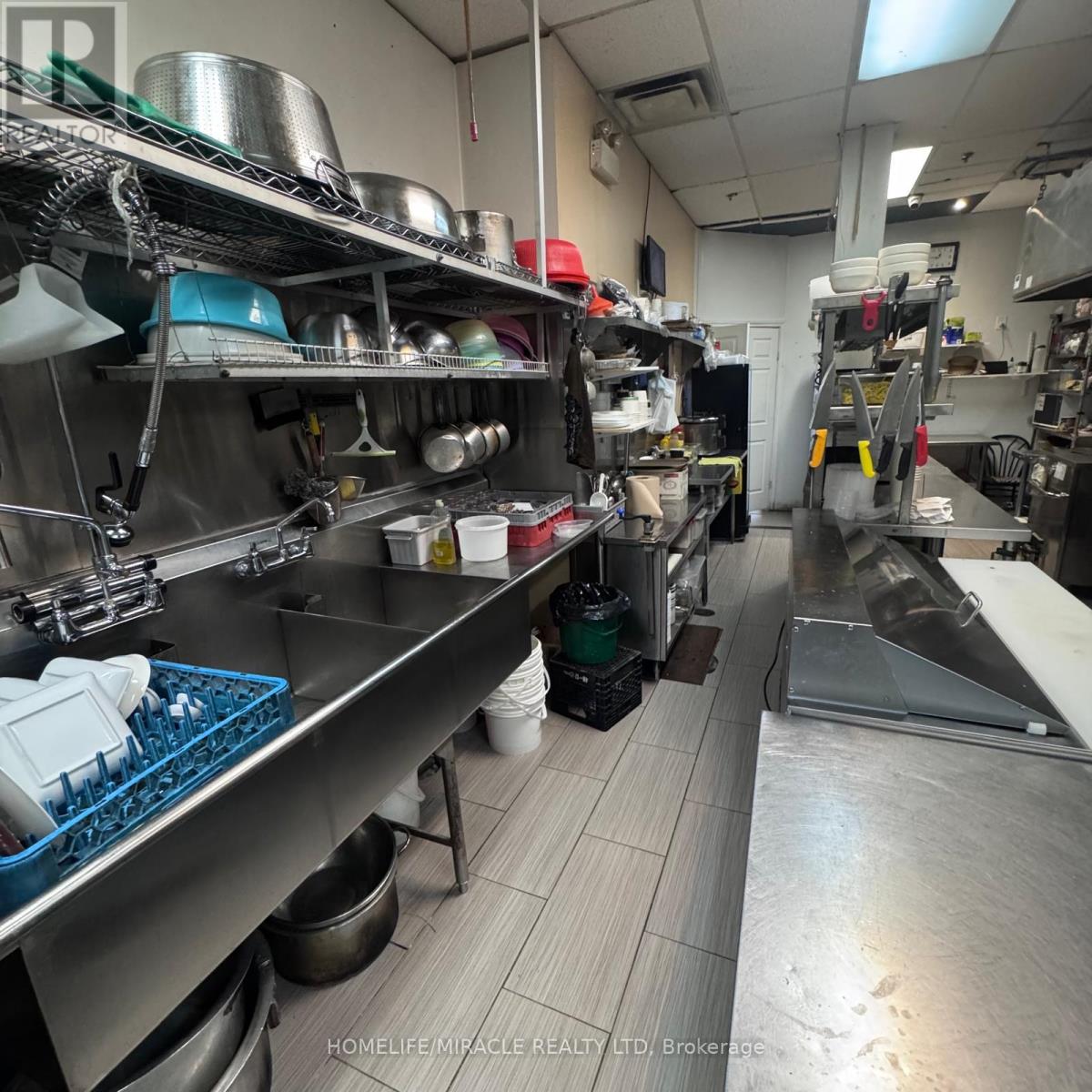 3415 Dixie Road, Mississauga, Ontario  L4Y 4J6 - Photo 16 - W12714728