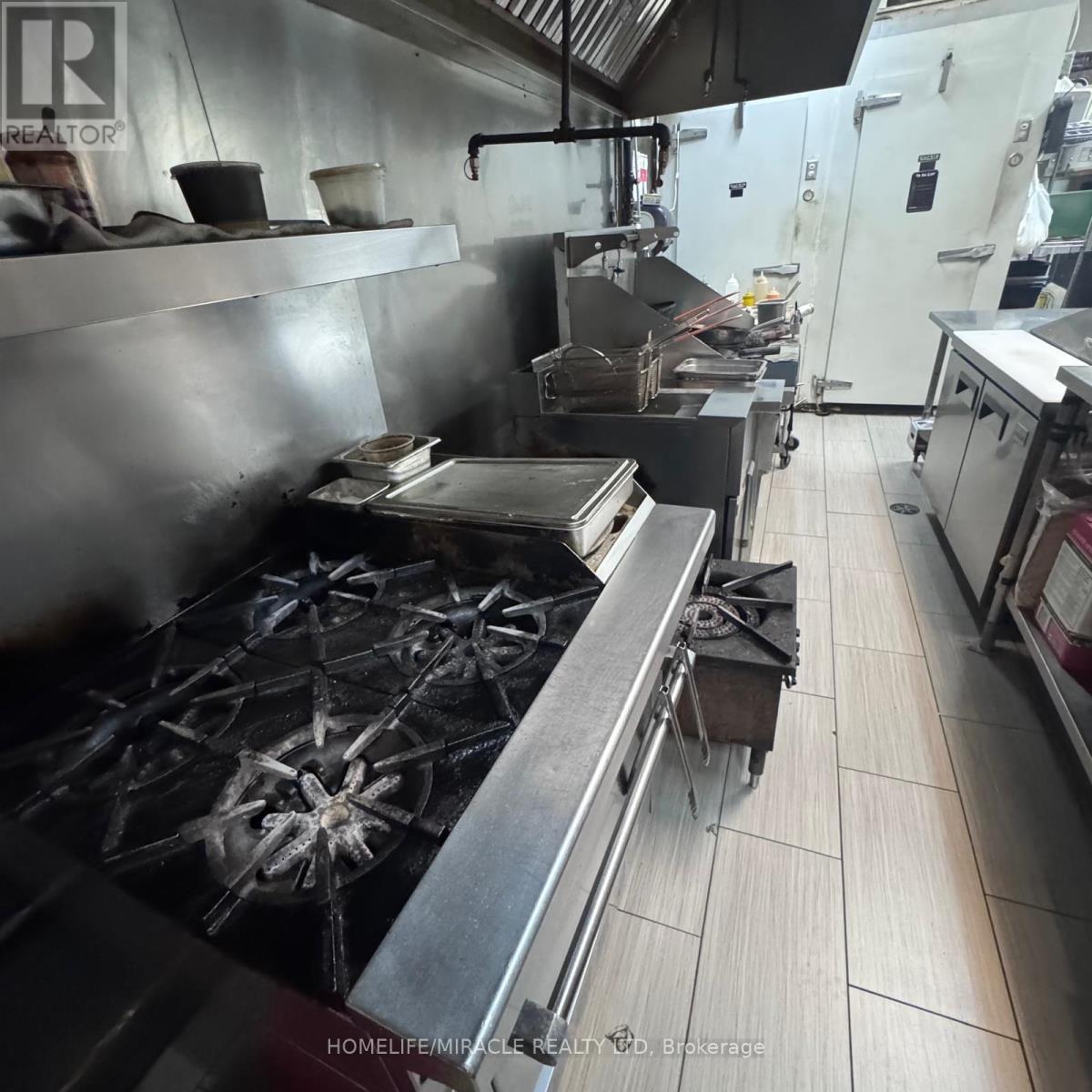 3415 Dixie Road, Mississauga, Ontario  L4Y 4J6 - Photo 22 - W12714728