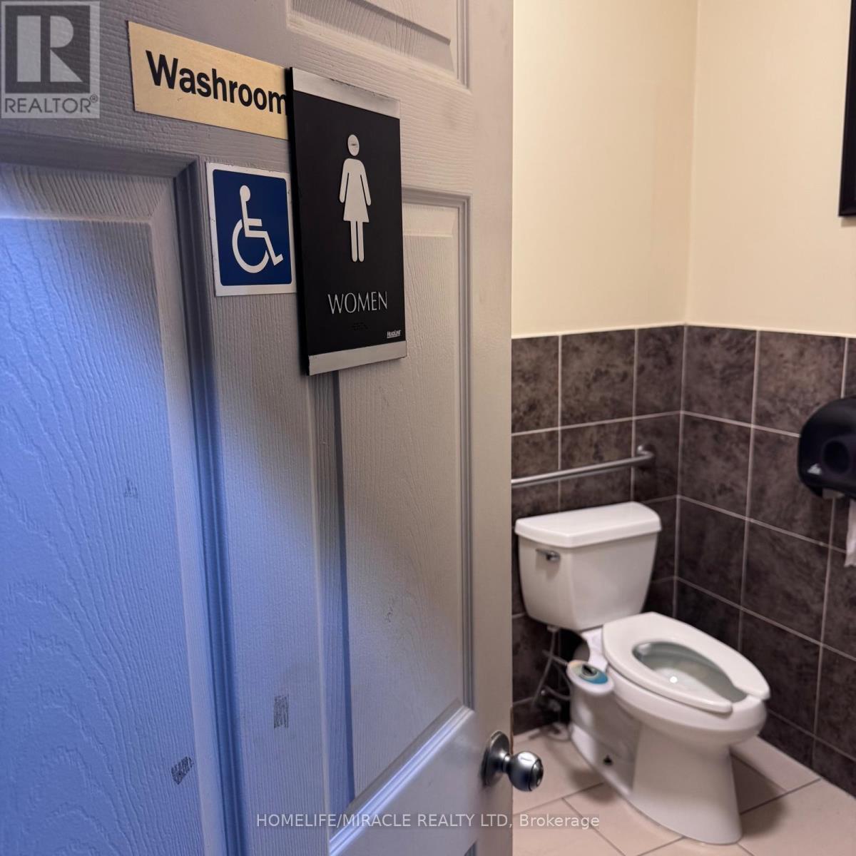 3415 Dixie Road, Mississauga, Ontario  L4Y 4J6 - Photo 23 - W12714728