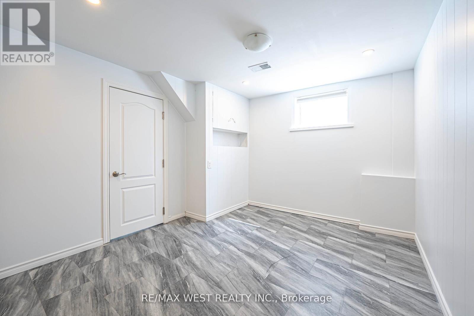 Lower - 59 Redcar Avenue, Toronto, Ontario  M9B 1K4 - Photo 13 - W12714764
