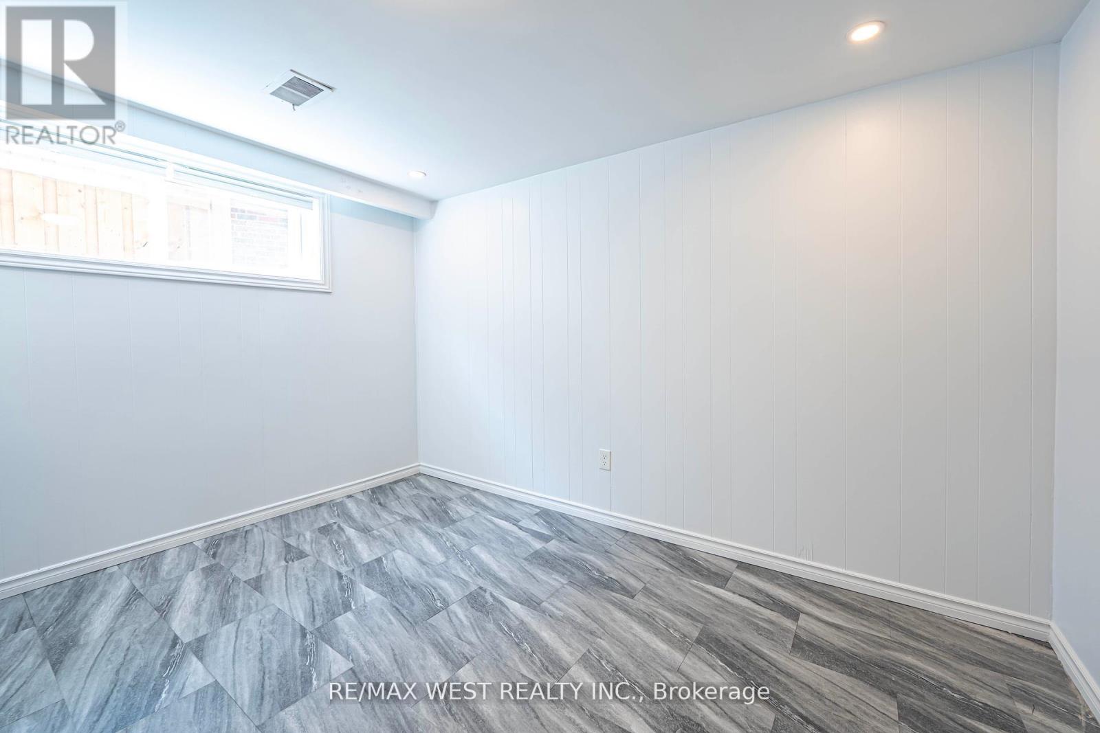 Lower - 59 Redcar Avenue, Toronto, Ontario  M9B 1K4 - Photo 16 - W12714764