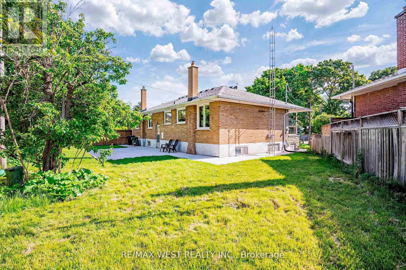 Lower - 59 Redcar Avenue, Toronto, Ontario  M9B 1K4 - Photo 27 - W12714764