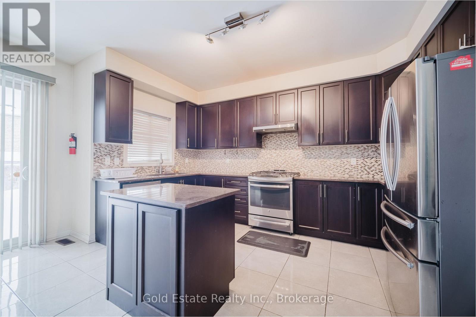 69 Blackberry Valley Crescent, Caledon, Ontario  L7C 4A1 - Photo 12 - W12714838