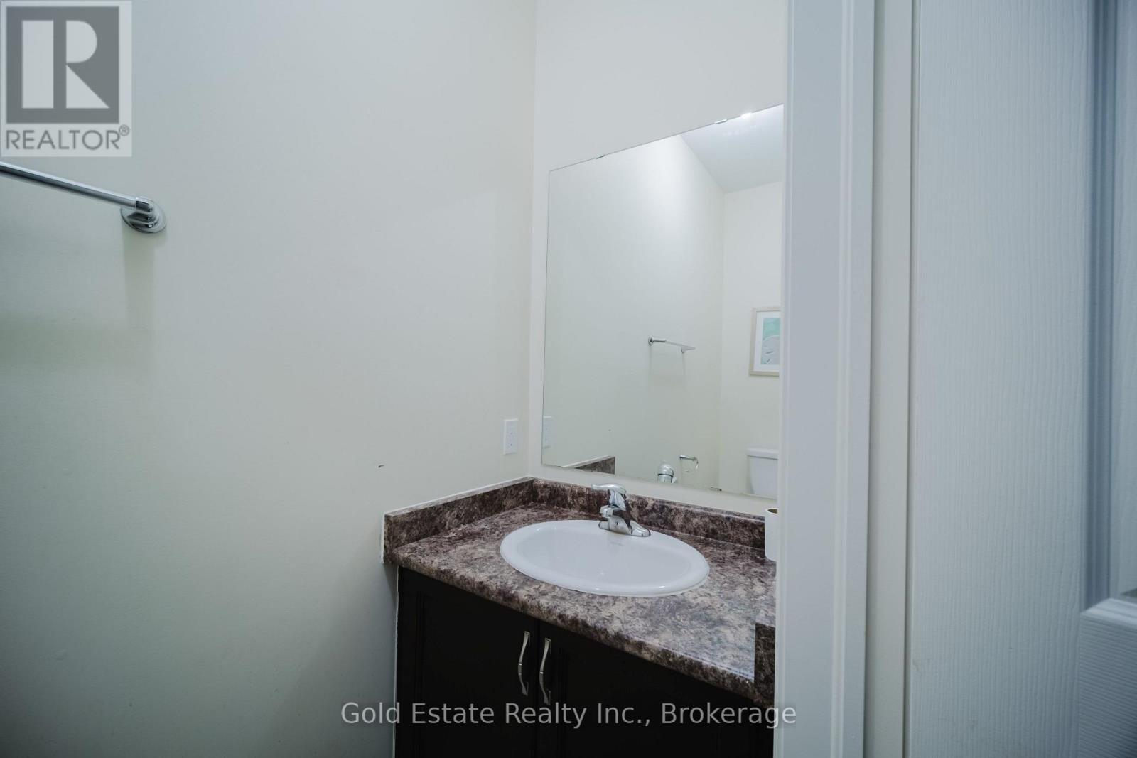 69 Blackberry Valley Crescent, Caledon, Ontario  L7C 4A1 - Photo 9 - W12714838