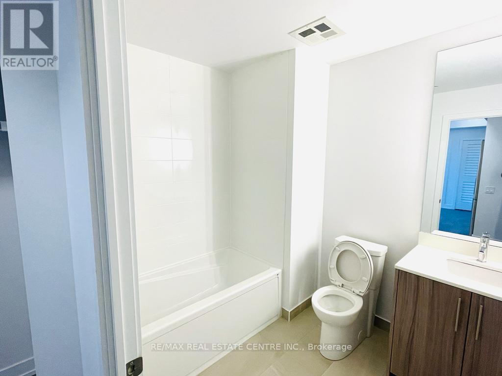 404 - 225 Veterans Drive, Brampton, Ontario  L7A 5L7 - Photo 4 - W12714848