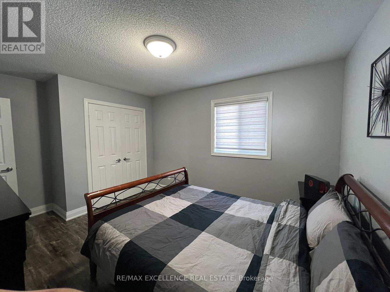 18 Fallstar Crescent, Brampton, Ontario  L7A 2J5 - Photo 12 - W12714850