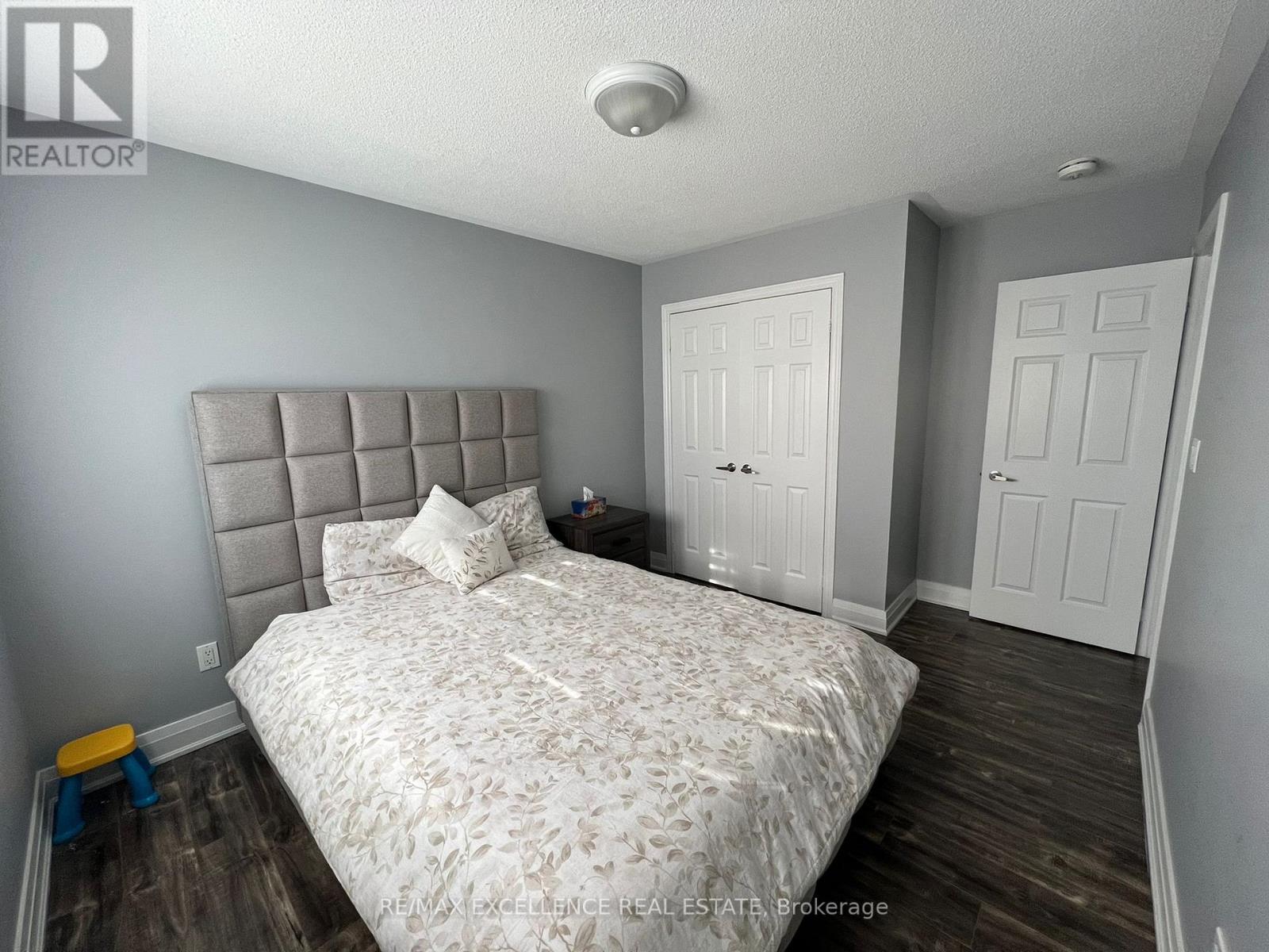 18 Fallstar Crescent, Brampton, Ontario  L7A 2J5 - Photo 9 - W12714850