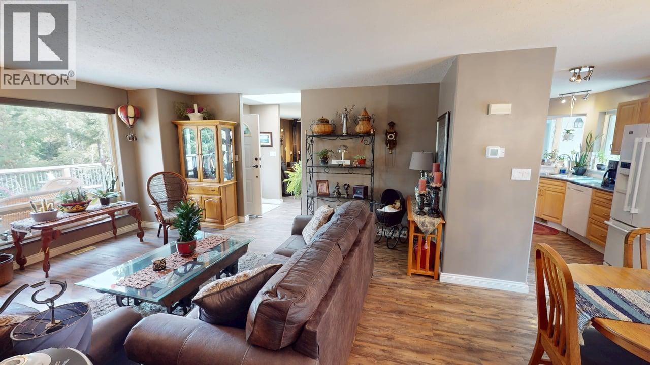 5270 Mackay Crescent, 108 Mile Ranch, British Columbia  V0K 2Z0 - Photo 17 - R3081512