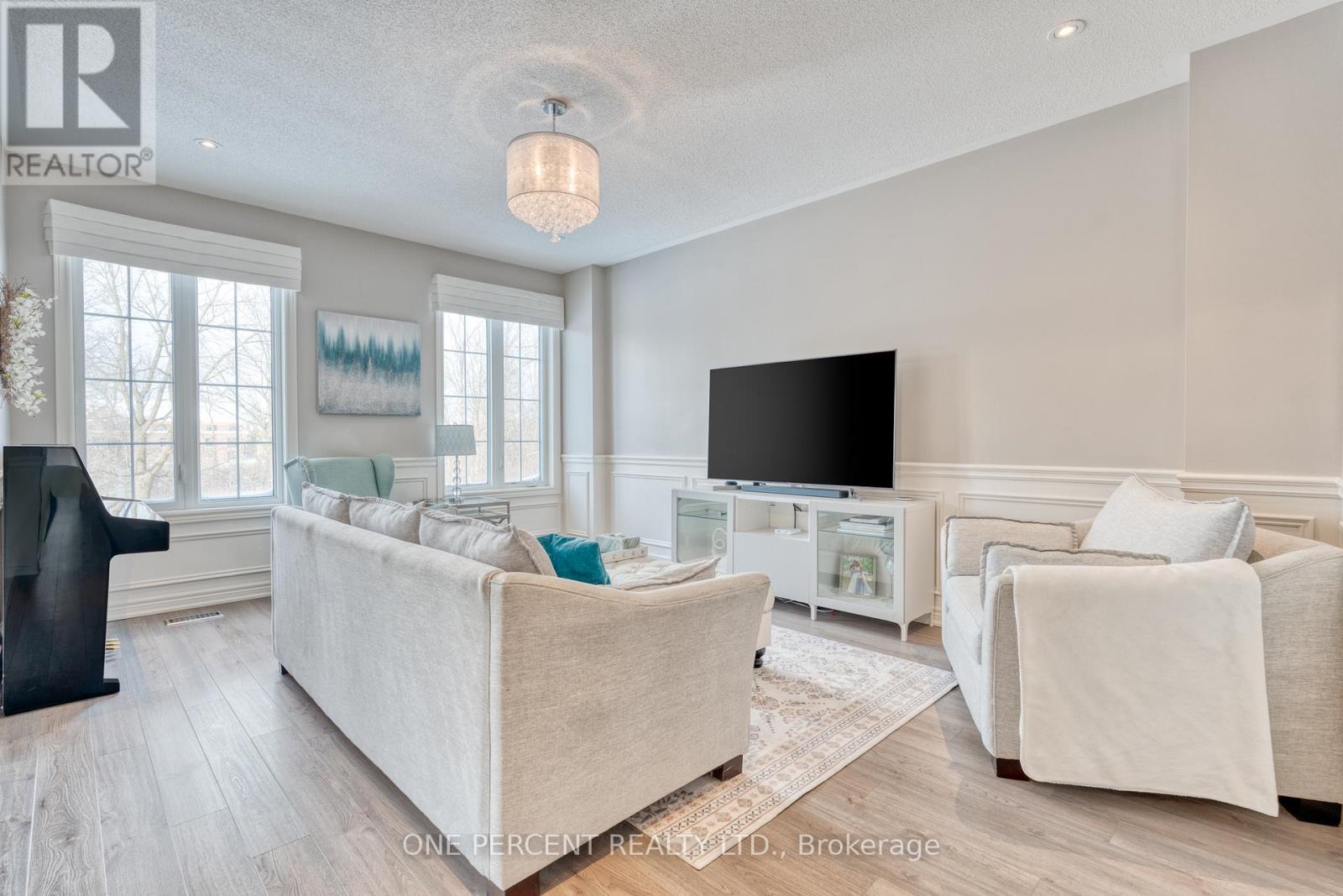 311 Humphrey Street, Hamilton, Ontario  L8B 1X4 - Photo 8 - X12714712